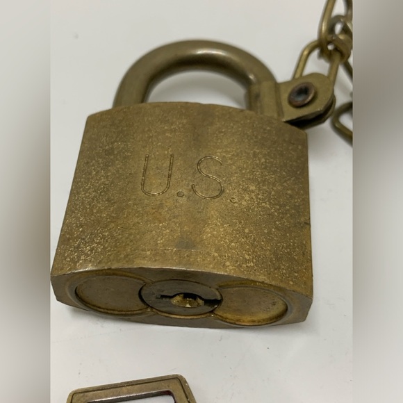 Mid Century Vtg US Govt Military Bronze American Lock Padlock w/ Key & Chain - Picture 14 of 15